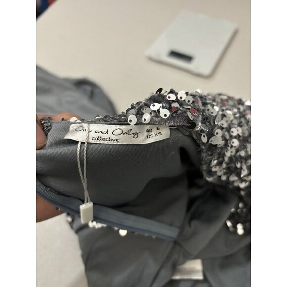 One And Only Sequin Silver Party Dress V Neck Short Fully Lines Stretchy Size XS - Picture 10 of 14
